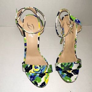 Single strapped flower heels.